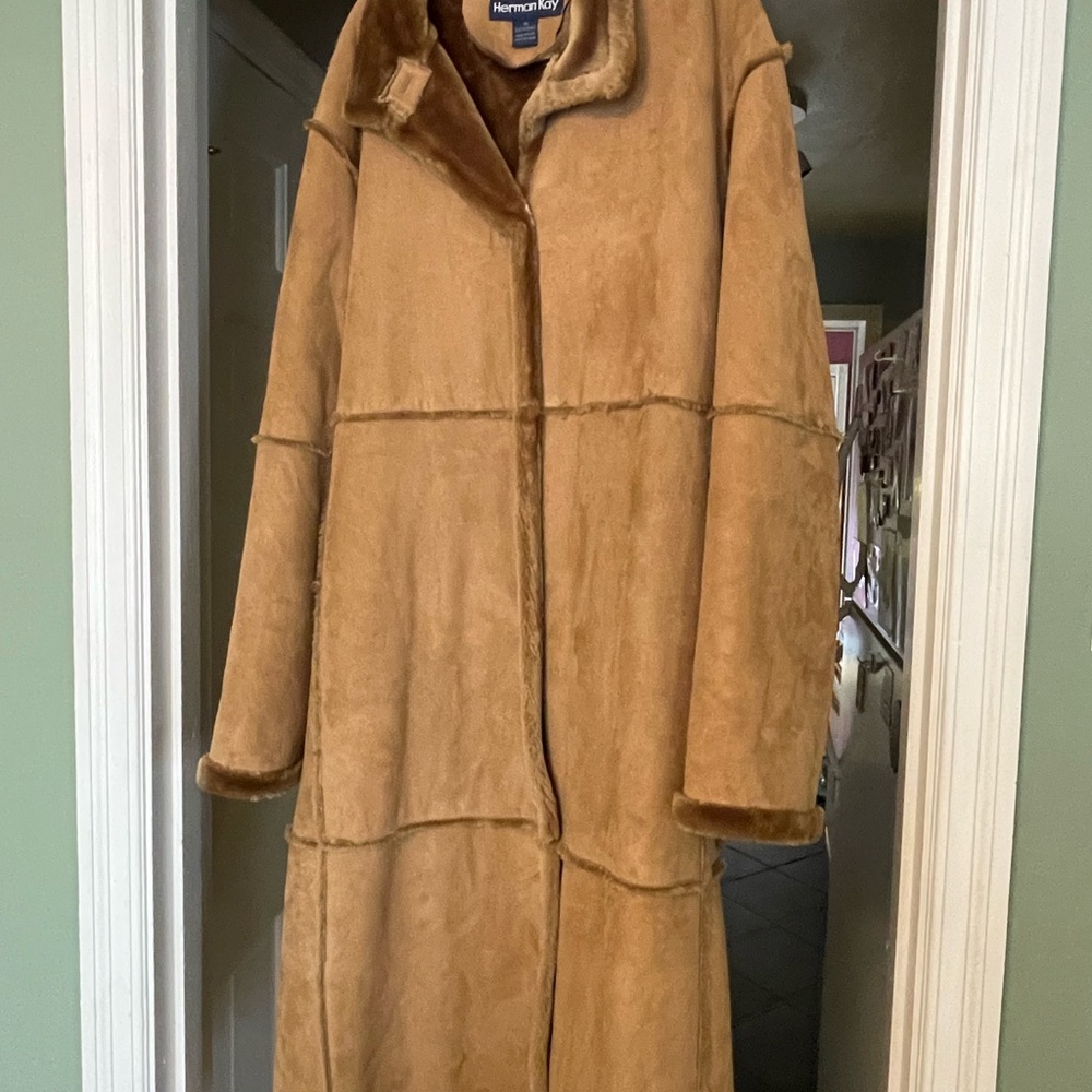 Herman Kay Women's Tan Coat. 3X. Vintage. Faux suede and shearling lining. LOOS